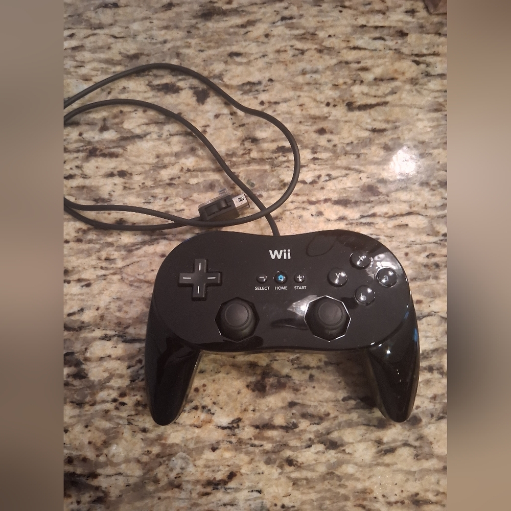 Official Nintendo Wii Pro Controller Classic Black RVL-005 OEM